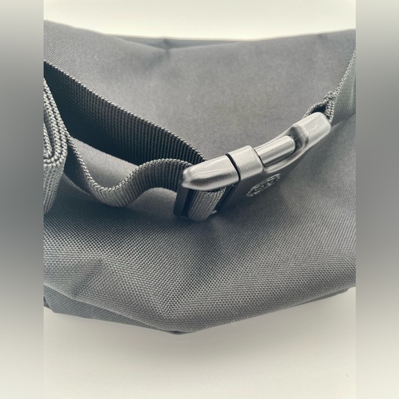 Herschel Black Adjustable Unisex Waist Bag NWT - Picture 6 of 7